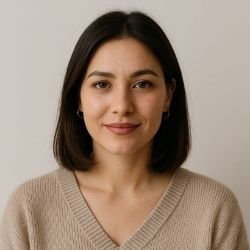 Yorum 5 Protez Tırnak ve Manikür Moda Tasarımcısı